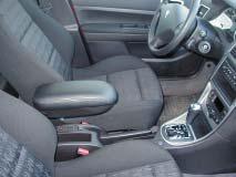 Armlehne MLC310 in Peugeot 307 befestigt