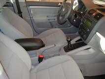 Armlehne MLC310 in VW Golf V -04 befestigt